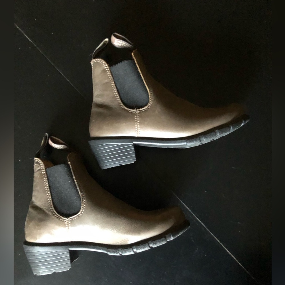 Women’s Heeled Blundstones Size 6US 3AUS